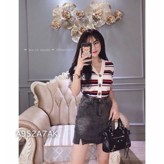G29. 8710. ÁO LEN KẺ CỔ TIM KHUY