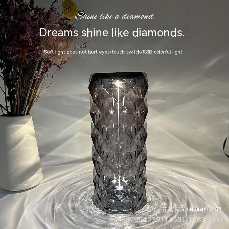 Đèn Ngủ Để Bàn Hình Cánh Hoa Hồng Pha Lê Lãng Mạn Có Cổng Sạc USB