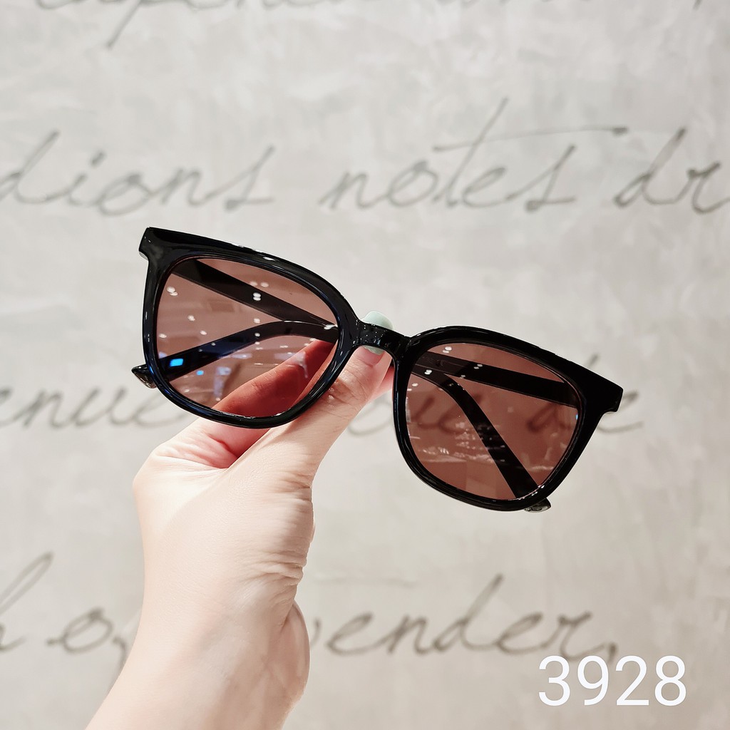 Kính râm nam nữ LILYEYEWEAR mắt vuông chất liệu nhựa cứng cáp chống UV400 màu sắc thời trang 3928 | BigBuy360 - bigbuy360.vn