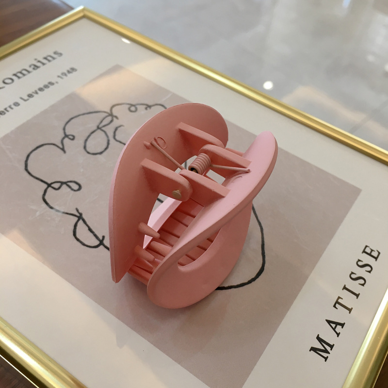 Women Version of solid Random color hollow oval Hair Clipsacrylic hairpin/Korean INS Style Big Hair Claw/Ladies Simple Casual Hair Claw