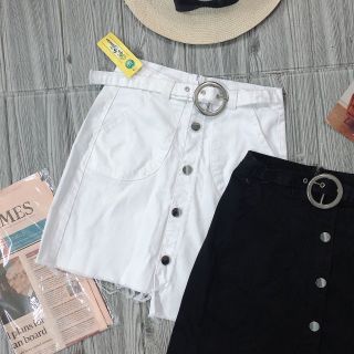Chân váy kaki nút phối dây nịt