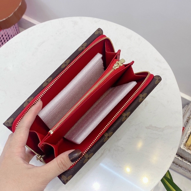 Cluth cầm tay kèm hộp