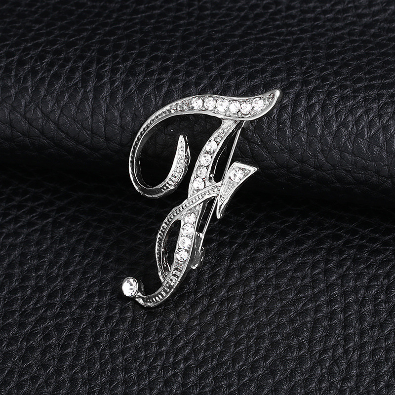 Ghim cài áo hình chữ cái tiếng anh thời trang cho nữ