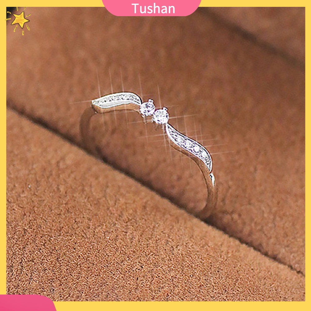 Nhẫn Đính Đá Hình Chiếc Lá Sang Trọng Nữ Tính