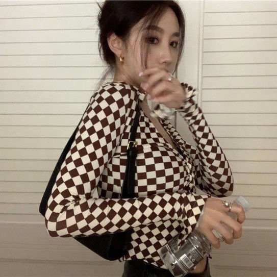 Áo Thun COZOK Croptop Tay Dài Cổ Chữ V Quyến Rũ