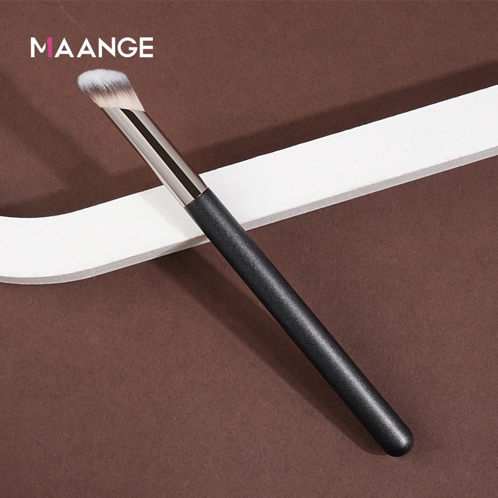 Cọ trang điểm MAGEFY với tay cầm gỗ dài 14.5cm