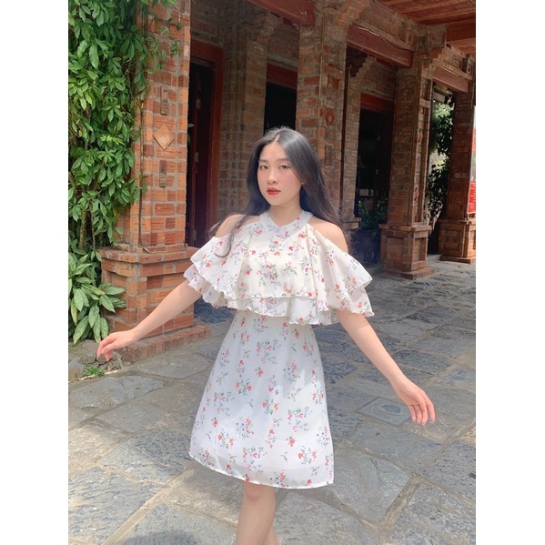 váy hoa có yếm thắt nơ