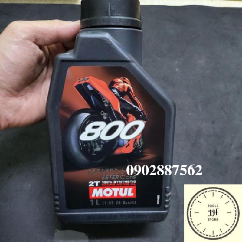 Dầu nhớt xe 2 thì Motul 800 2T Factory Line Road Racing 1L