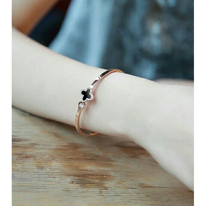 Vòng tay titan hoa cẩm xà cừ không gỉ