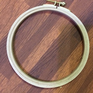 Khung thêu gỗ sồi cầm tay , chỉ thêu, kim thêu