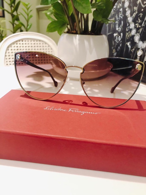 Kính Mát Nữ Salvatore Ferragamo Brown Gradient Cat Eye Ladies Sunglasses SF185S 704 64