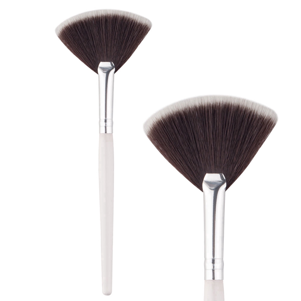 Cọ trang điểm đánh khối cho nữ tiện dụng