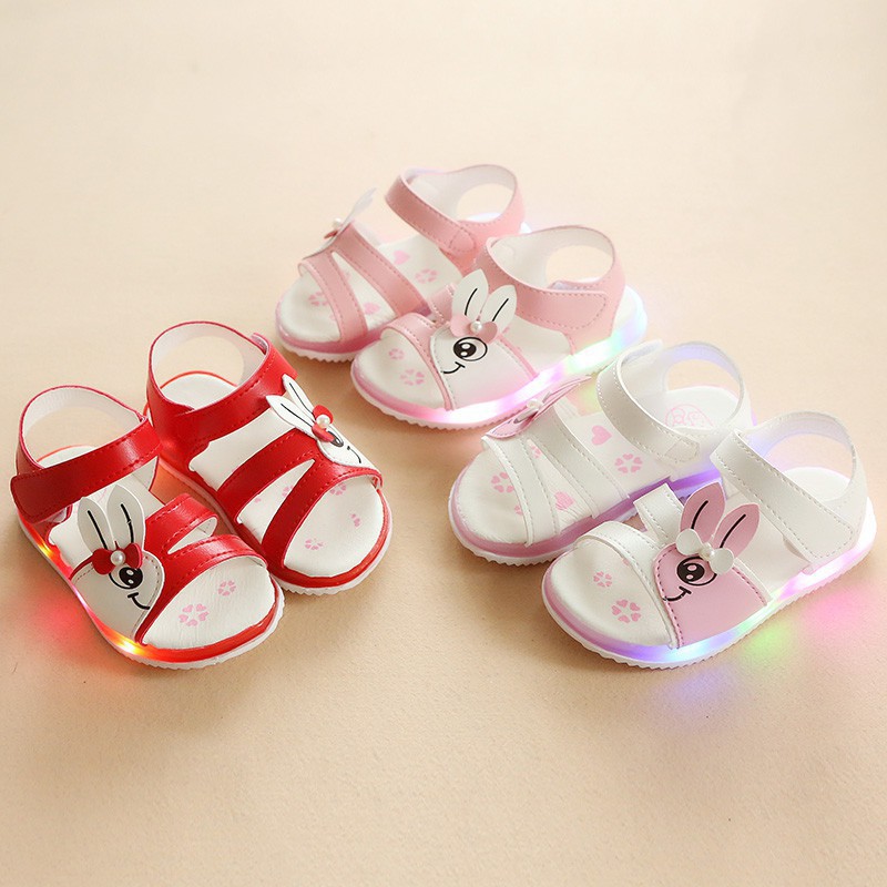 Giày sandals đính hình chú thỏ xinh xắn cho bé