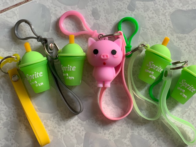 Móc khoá ly nước cao su Sprite