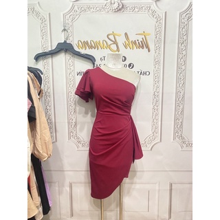 Đầm body lệch vai
