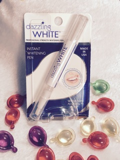 BÚT TẨY TRẮNG RĂNG DAZZLING WHITE. Mỹ. 2g