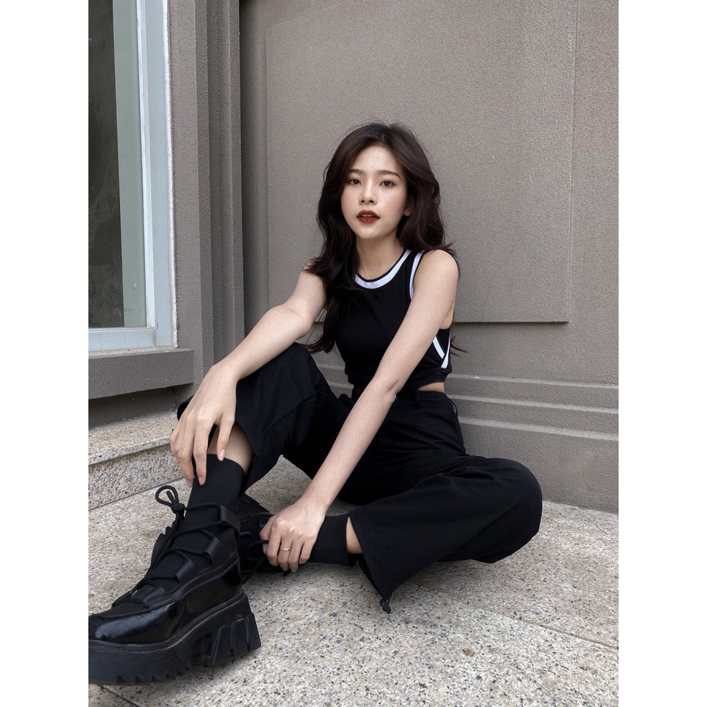 Áo croptop ba lỗ Nora đen thể thao năng động BLMDE