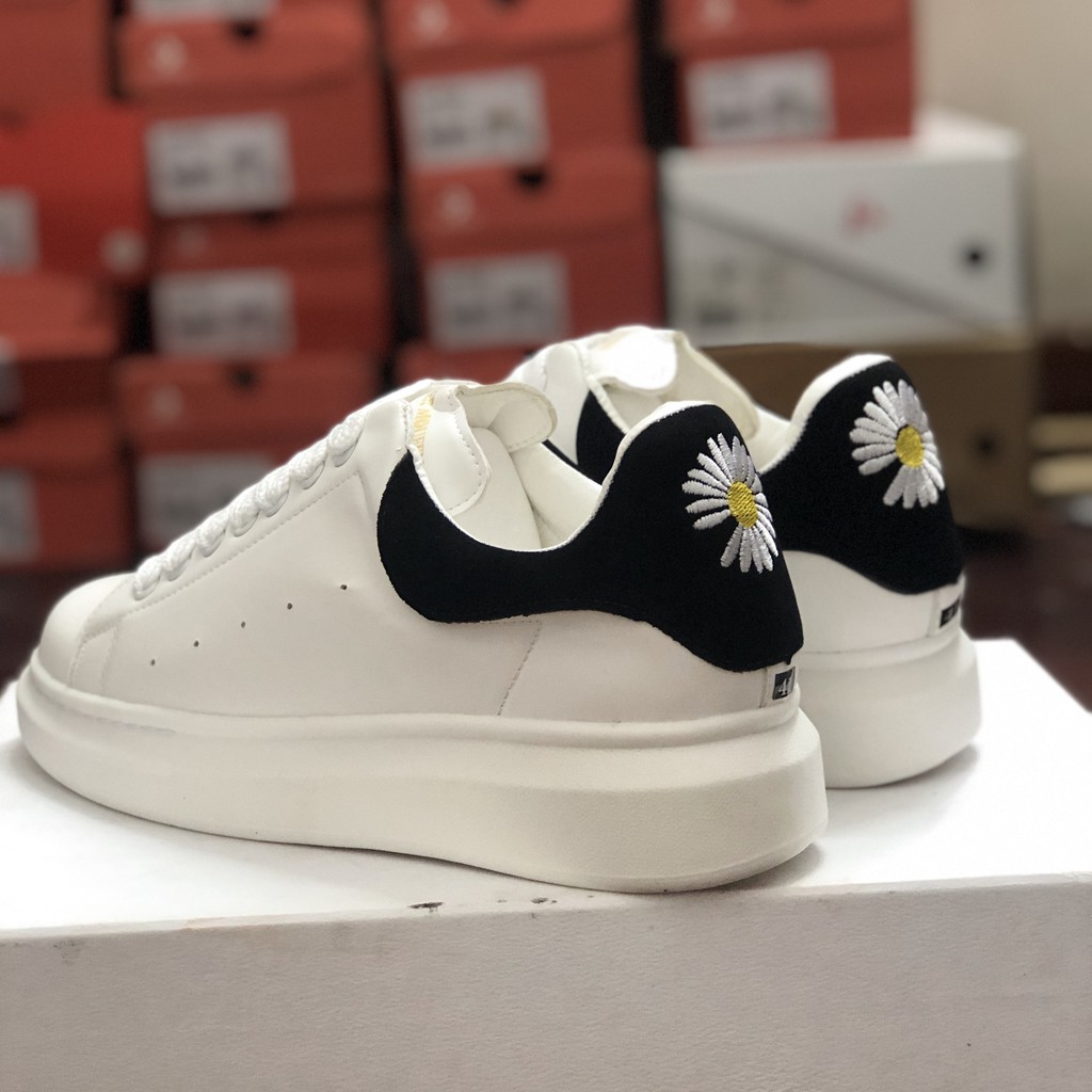 [KÈM QUÀ TẶNG] Giày Sneaker Mc Trắng Hoa Cúc Tăng Chiều Cao 5 cm Đủ Size Nam Nữ  | BigBuy360 - bigbuy360.vn