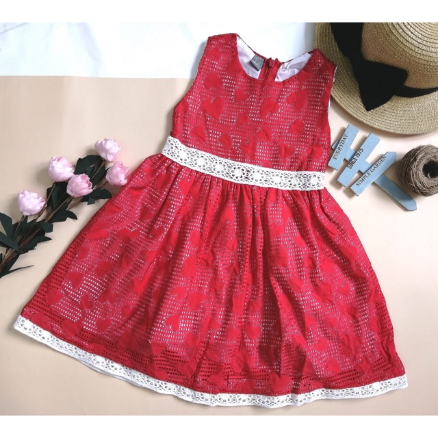 Đâm trẻ em ( viên nam + 1ddvs + 2kdr) cho khách xem hàng