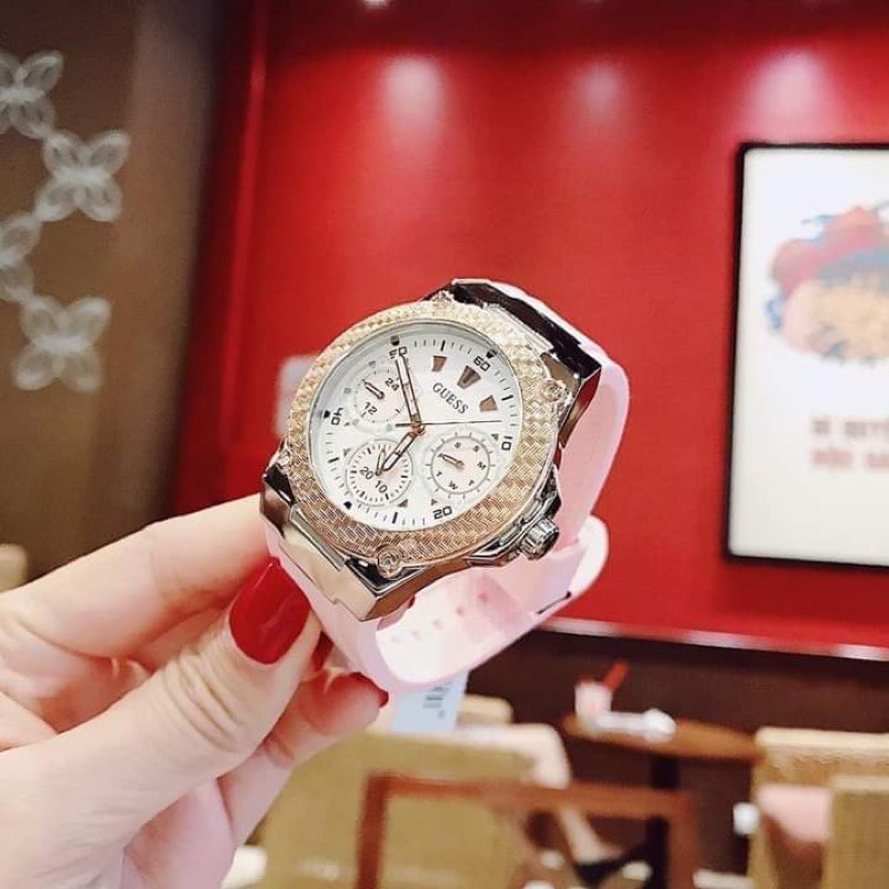 Đồng hồ nữ Guess Hồng .