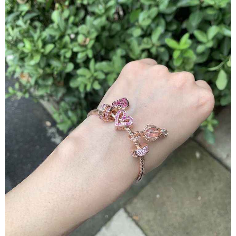 Vòng tay trái tim vẽ tay với Bộ hộp quà của pandora