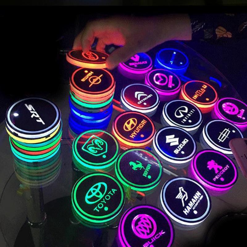 Đế lót ly có đèn LED nhiều màu sắc thông minh cho xe hơi