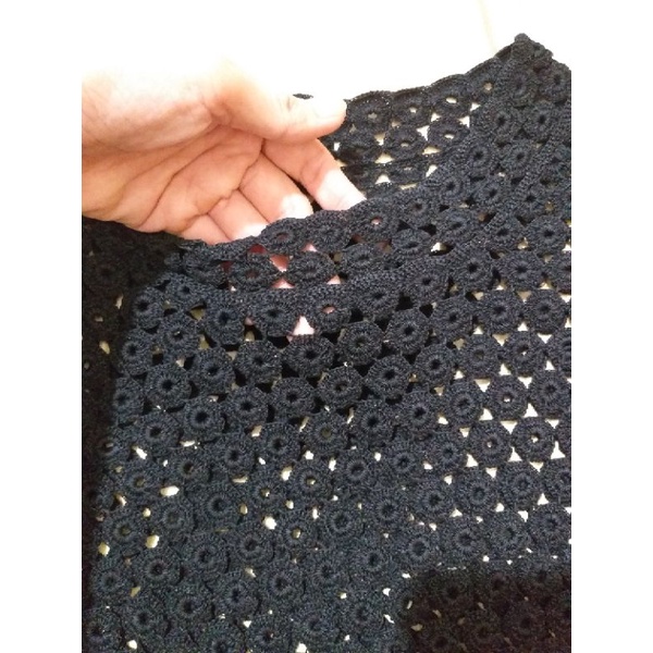 Áo len móc dáng crop top màu đen size S-M thanh lý