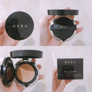 Hera Black cushion