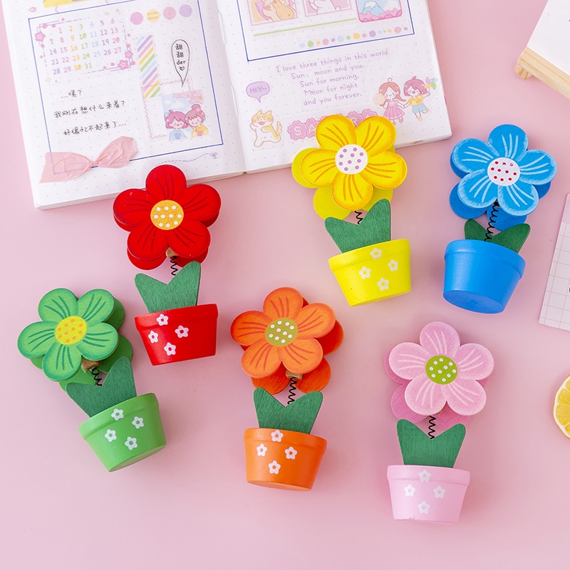 Đế Gỗ Giữ Danh Thiếp Hình Bông Hoa Giá Đỡ