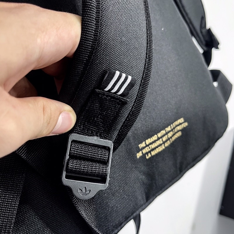 Ba Lô Thời Trang Nam Nữ Adidas Màu Đen Dây Khoá Vàng Thời Trang - Balo Có Ngăn Đựng Laptop Kích Cỡ Trung Bình
