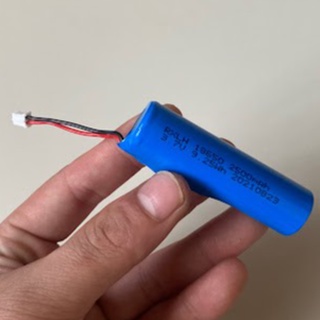 Pin tông đơ wahl magic clip 8184 2500mah 3.7v có rắc cắm không dùng cho magic clip mỹ