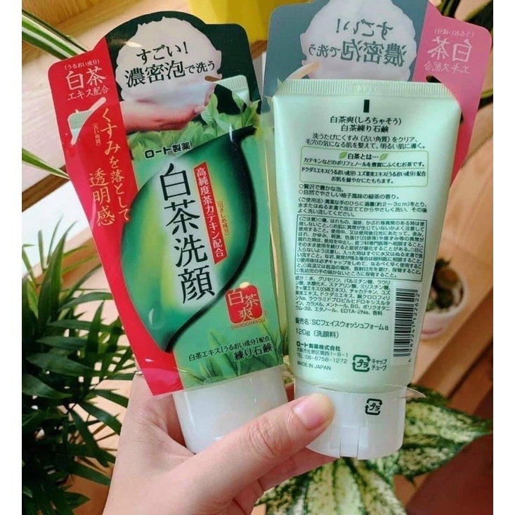 Sữa Rửa Mặt Trà Xanh Trắng Da Giảm Mụn Rohto Nhật Bản 120g