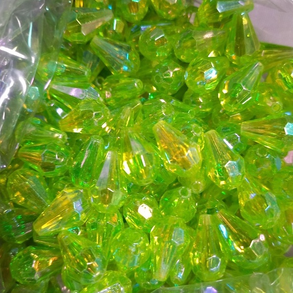 10/25/50gam hạt bẹt, cườm nhựa giọt nước 8x12mm màu xanh cốm