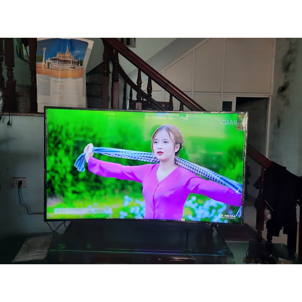 Smart Tivi Samsung 4K 50 inch 50AU7000 UHD