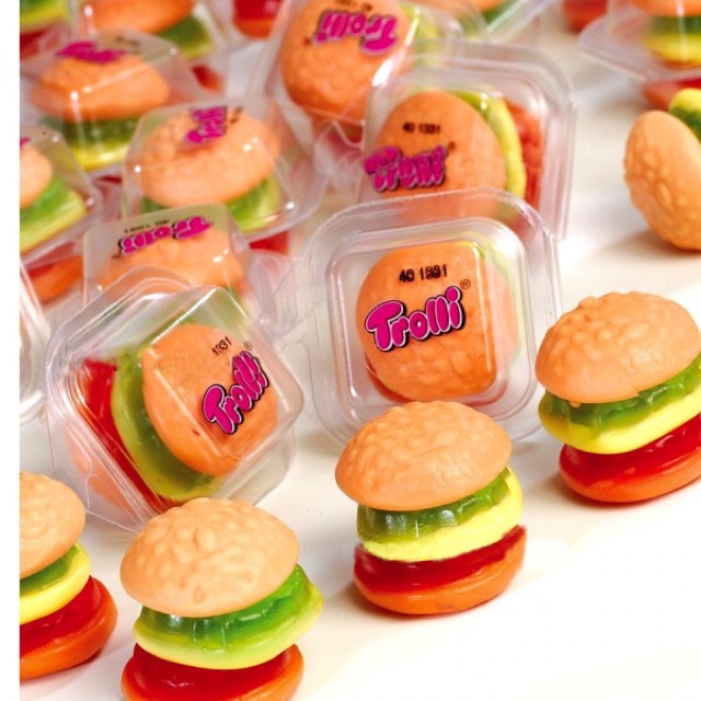 Kẹo dẻo hamburger Trolli date T6/22 Mỹ