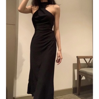 Đầm yếm hở lưng