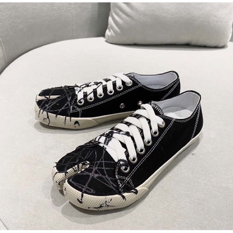 Giày sneaker maison margiela tabi