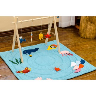 Combo thảm chơi đa giác quan và kệ A, tặng kèm bộ móc treo len handmade