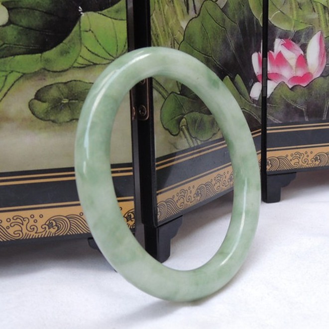 Vòng tay ngọc bích màu xanh lá tự nhiên 53-71mm