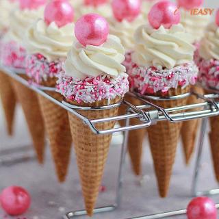 Giá Để Bánh Cupcake Hình Nón 12 / 16