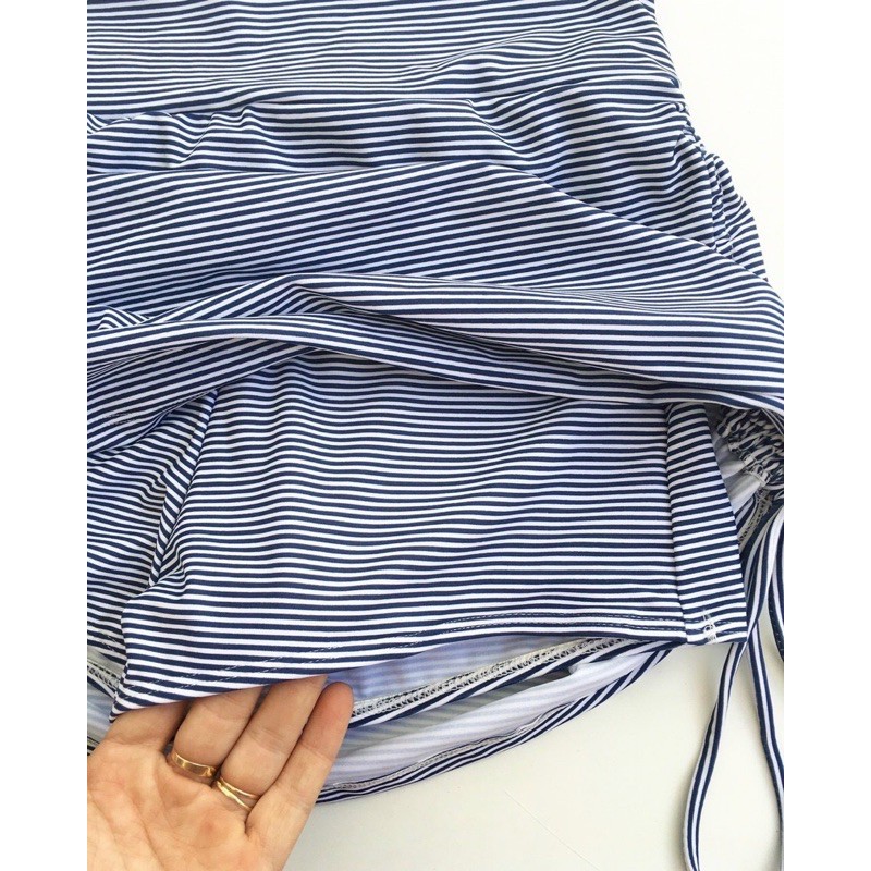 Bikini / Đồ bơi 2 mảnh tay ngắn váy rút dây có lót quần