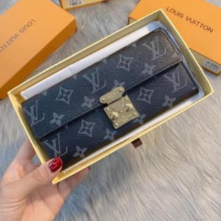 Ví khoa vuông LV full box có mã code