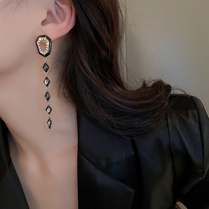 Bông Tai Hình Kim Cương Phối Tua Rua Phong Cách Âu Mỹ Cổ Điển Thời Trang