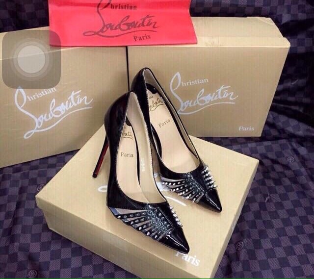 (ẢNH THẬT) - Giày cao gót Louboutin đinh tán | BigBuy360 - bigbuy360.vn