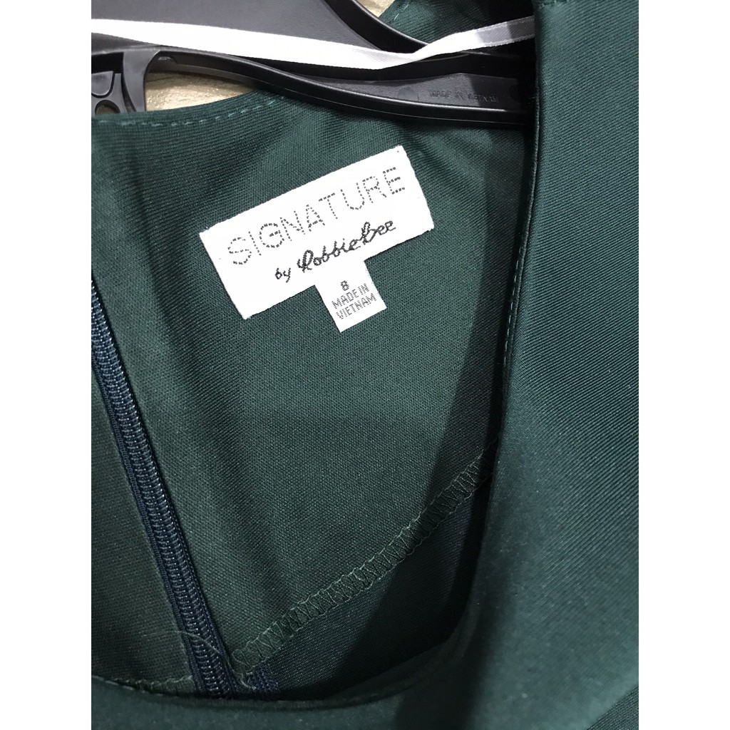 Đầm xanh rêu tay lỡ Signature vnxk