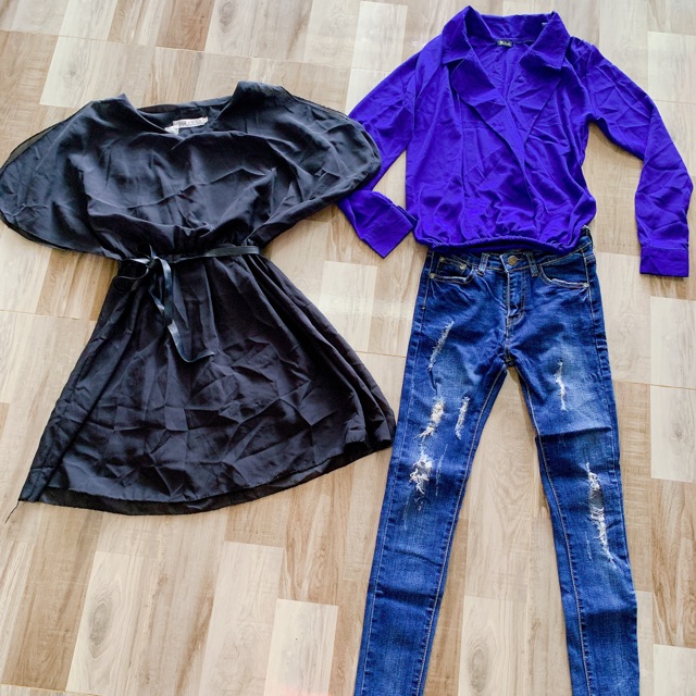 Ht231 Đầm voan đen thắt belt da eo 70k Áo voan xanh coban cổ đắp chéo bo hông 70k Quần jean size 26 50k