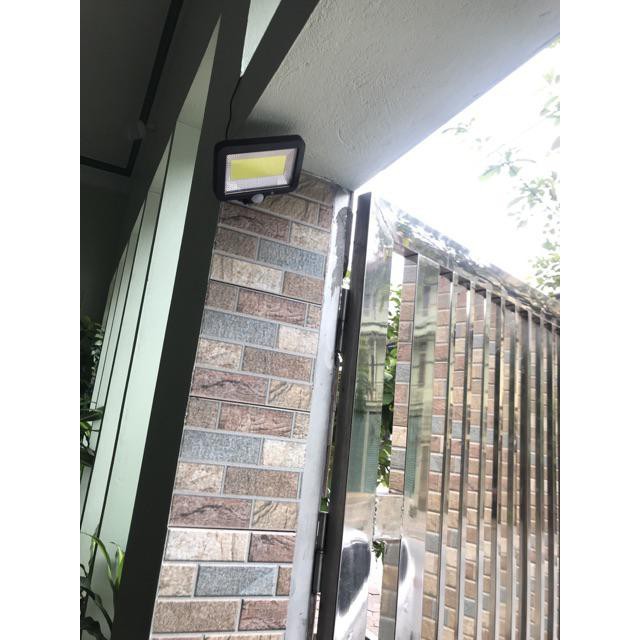 Đèn Led Năng Lượng Mặt Trời kèm điều khiển từ xa Solar Light 120 Led - Cảm Biến Chuyển Động ánh sáng