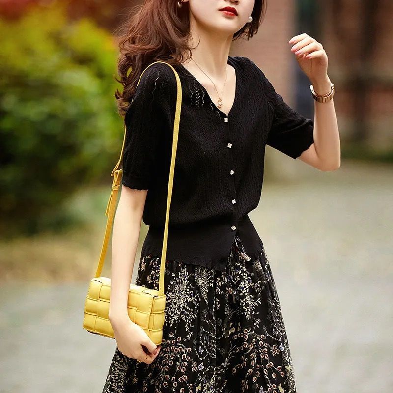 Áo cardigan Ngắn Tay Cổ Chữ V Màu Trơn Phong Cách Hàn Quốc Thời Trang Mùa Hè 0611 2021 Dành Cho Nữ