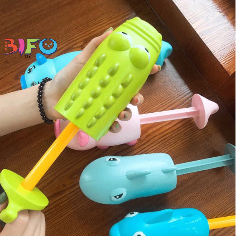 Súng nước, đồ chơi súng phun nước cầm tay hình cá sấu, cá mập, hươu cao cổ, khủng long đáng yêu cho bé
