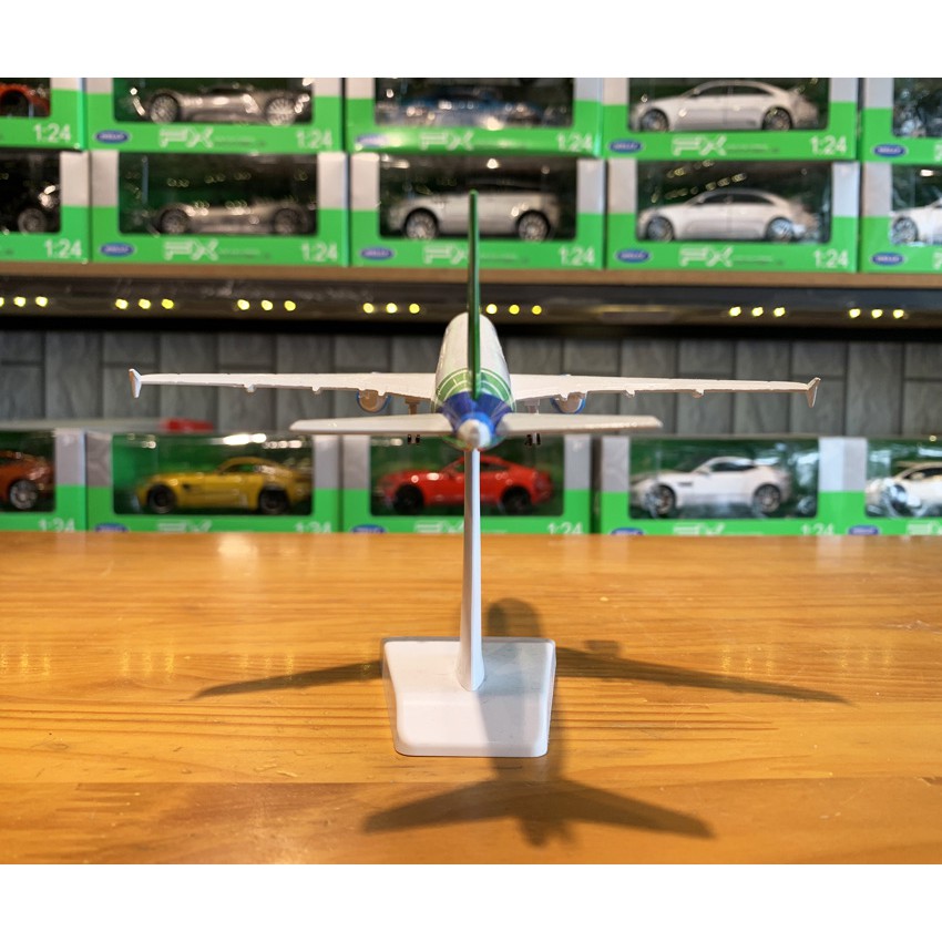 Mô hình máy bay Airbus A320 Bamboo Airlines Everfly 20cm hãng Aircraft Model